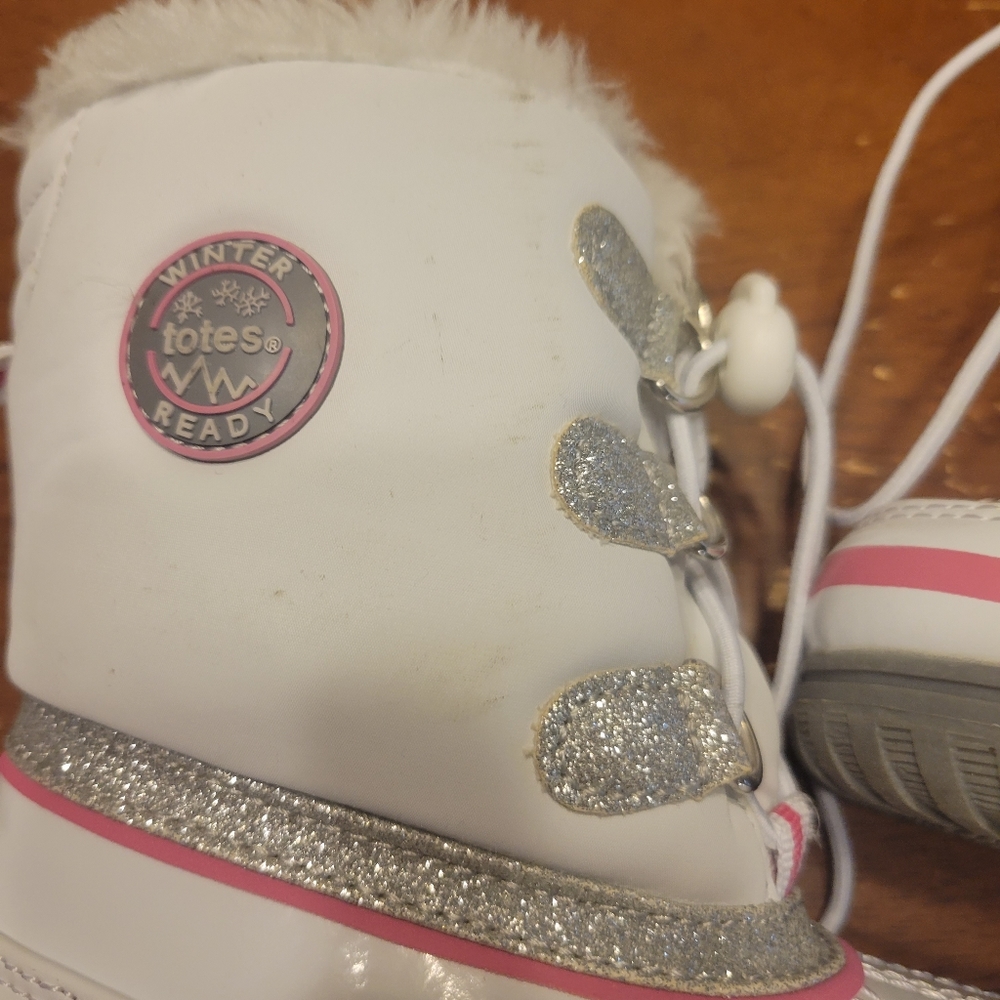 Totes boots - Picture 3 of 8